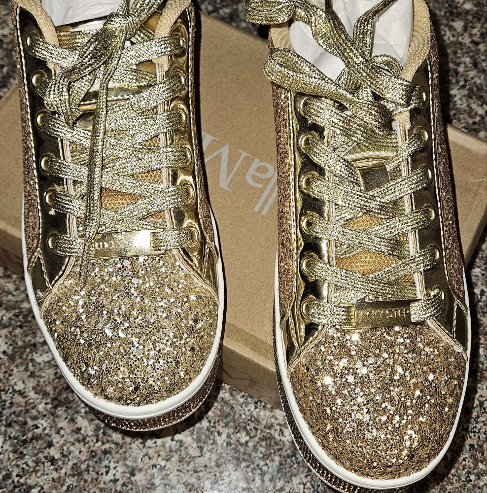 Sparkling Gold Platforms shoes Size 7
